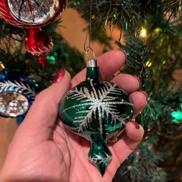 Vintage 1960’s Set Of 3 Mercury Glass Indent Ornaments Hand painted - Picture 8 of 8